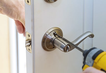 how to find a locksmith in Wimbledon